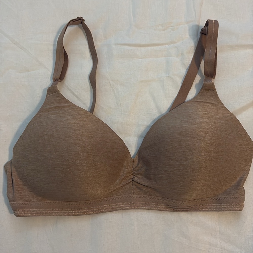 2 Warners Cooling Wire-free bras 36C - Picture 5 of 6